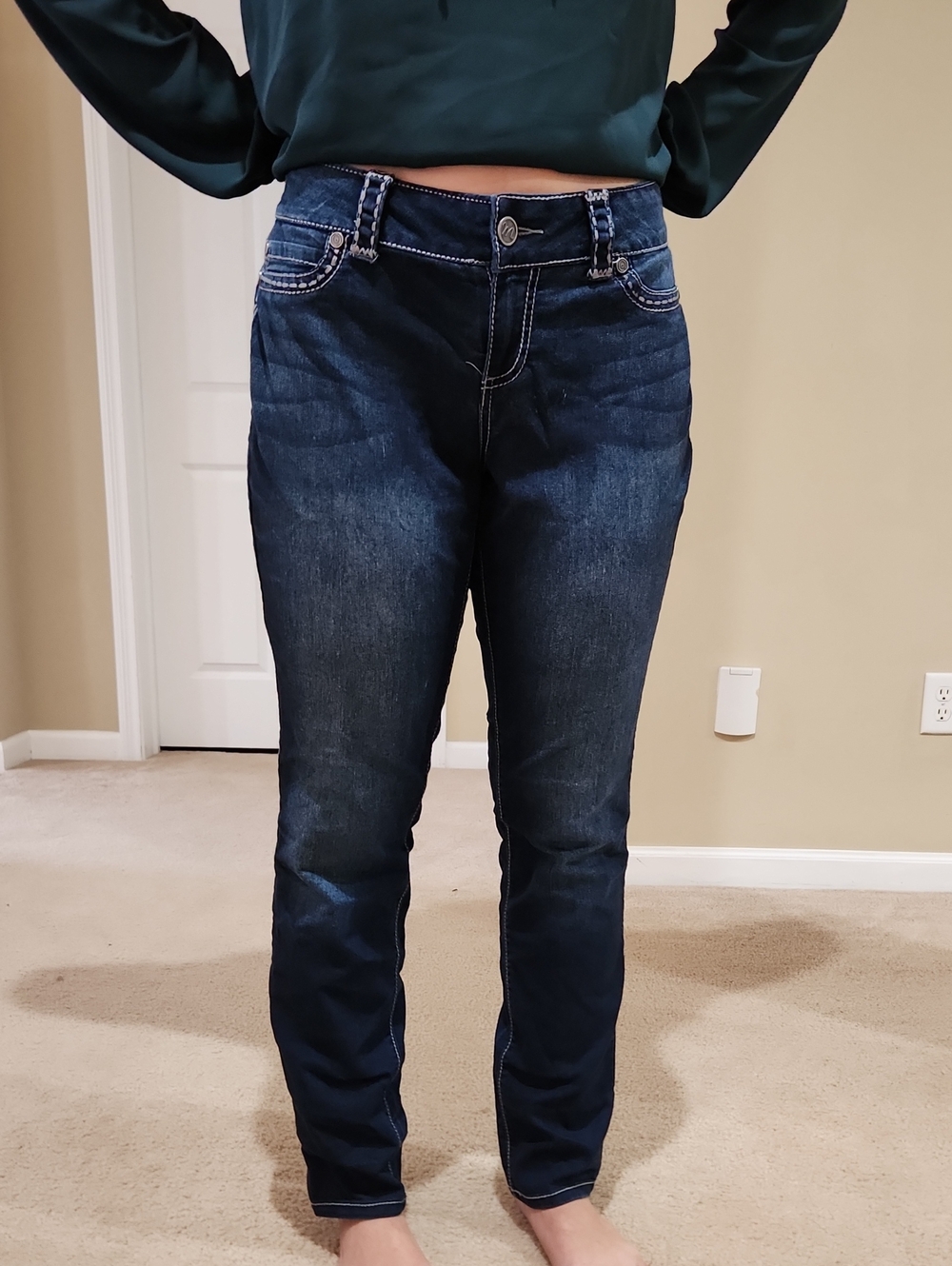 Maurices Dark Blue Straight Leg Women's Jeans Size Large